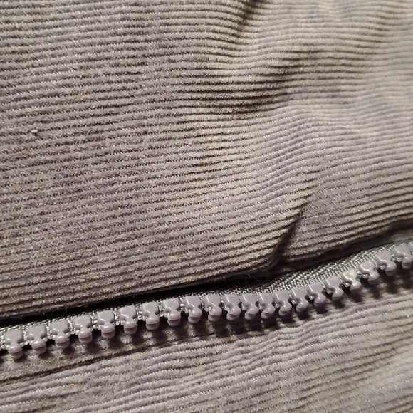 Trendy HOLLISTER CROP CORDUROY PUFFER JACKET WOMEN'S (L) - Like New! - Picture 8 of 16